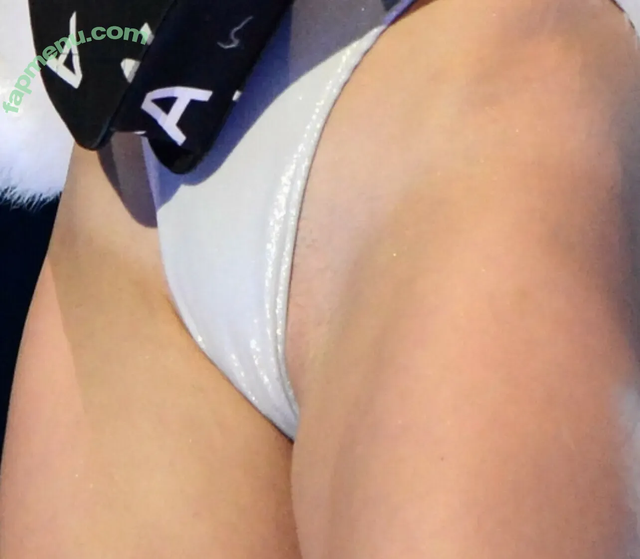 Miley Cyrus nude photo #4251 (MileyCyrus)