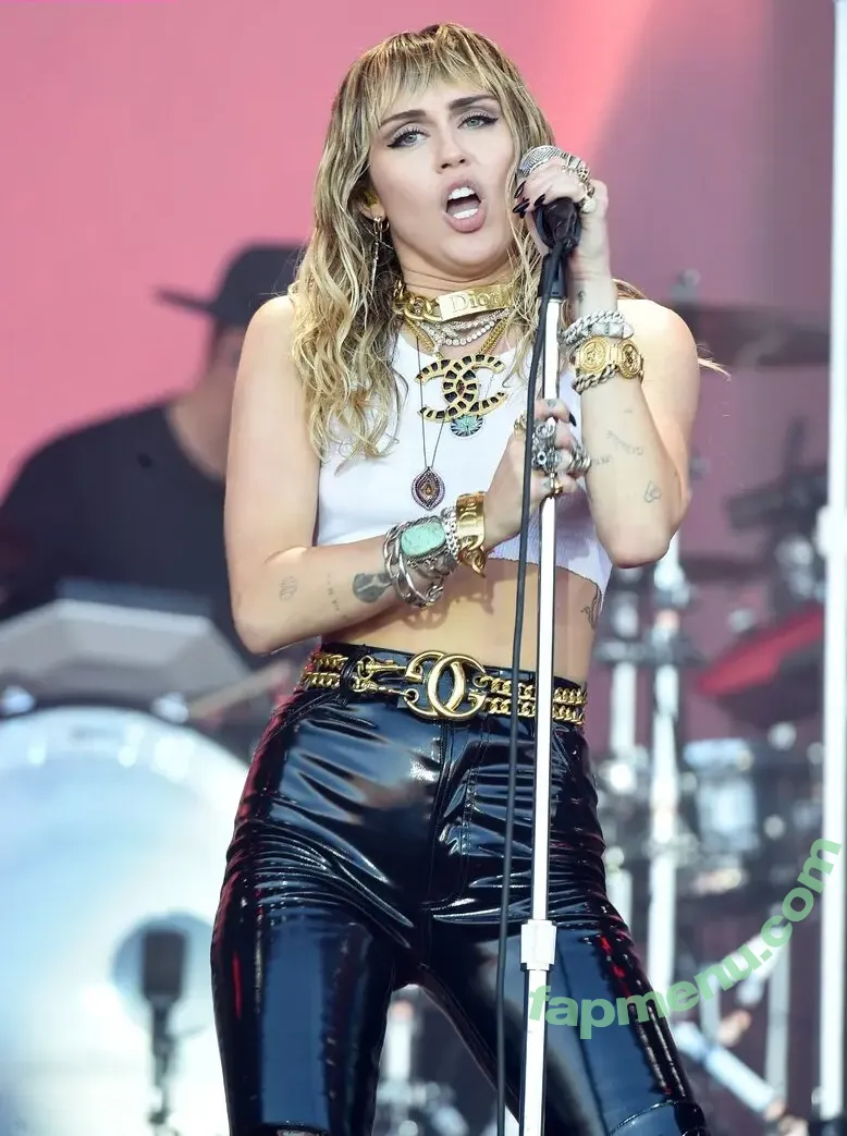 Miley Cyrus nude photo #4292 (MileyCyrus)