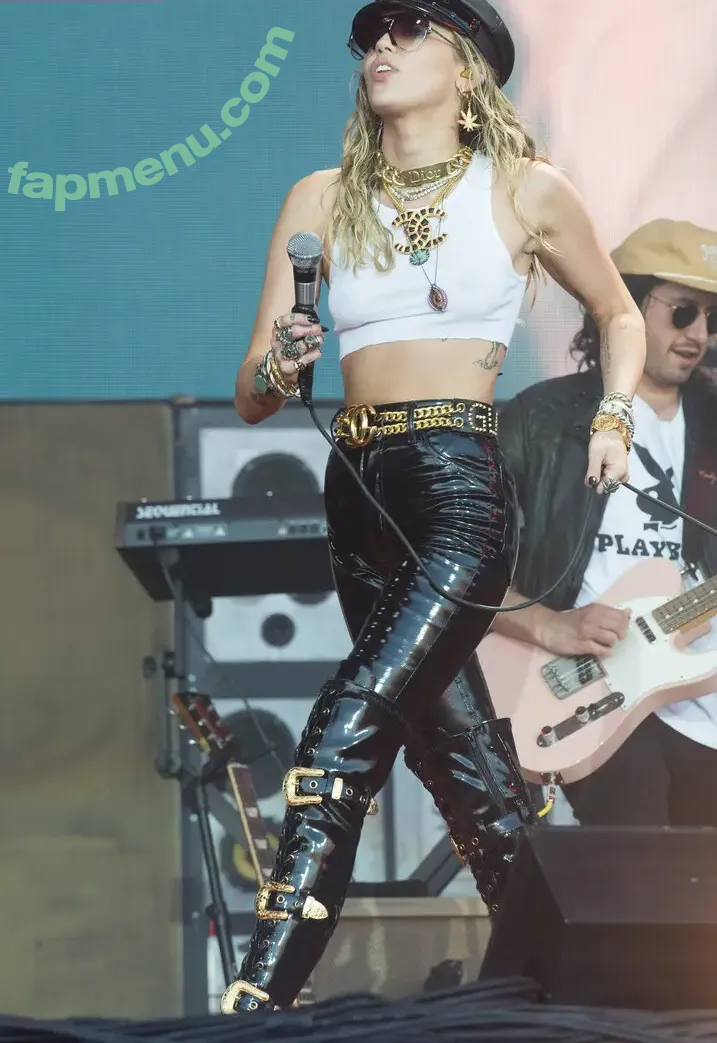Miley Cyrus nude photo #4293 (MileyCyrus)