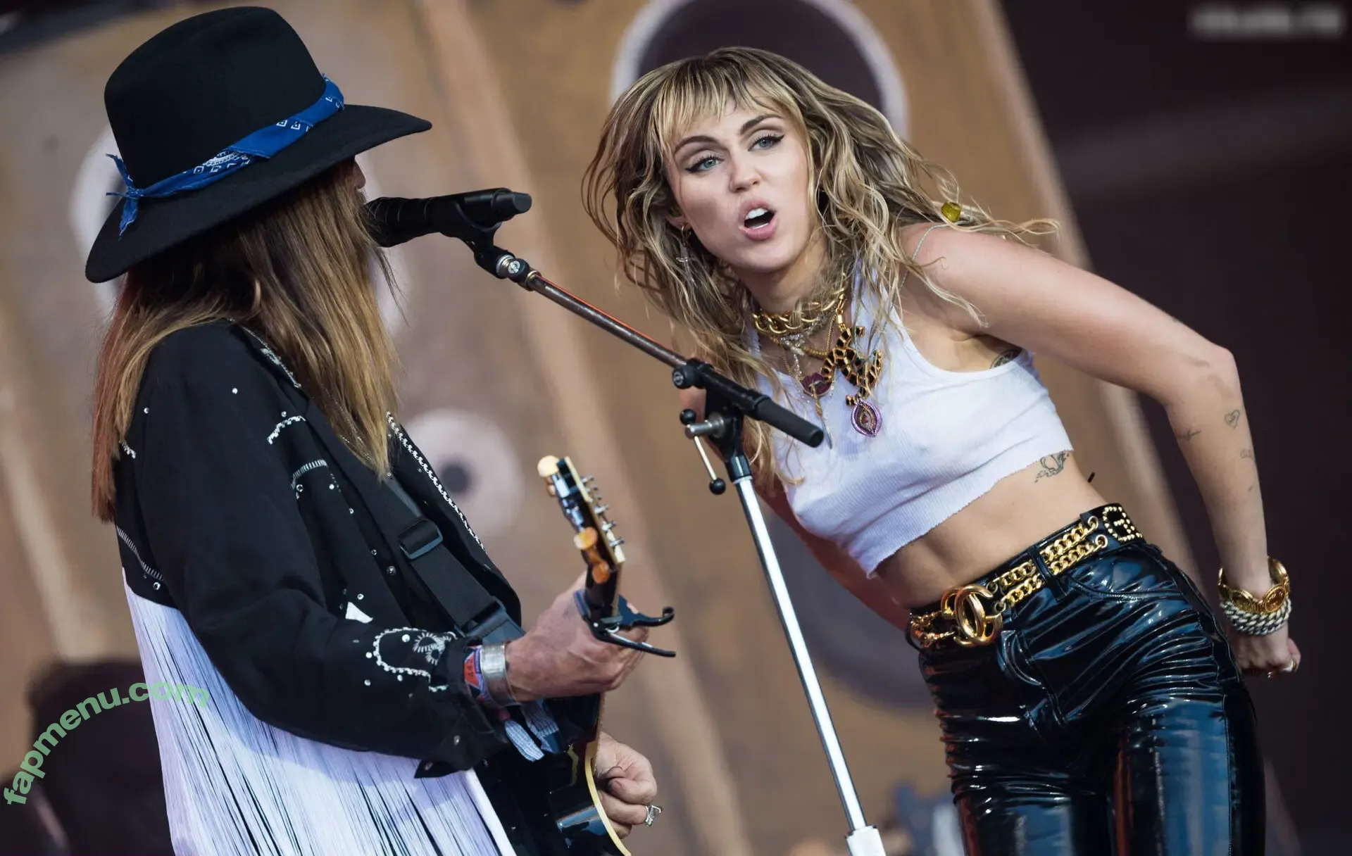 Miley Cyrus nude photo #4298 (MileyCyrus)