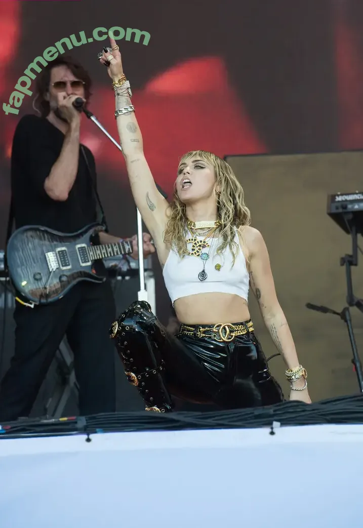 Miley Cyrus nude photo #4322 (MileyCyrus)