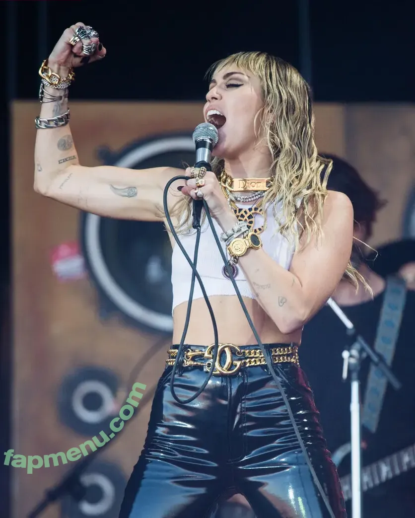 Miley Cyrus nude photo #4327 (MileyCyrus)