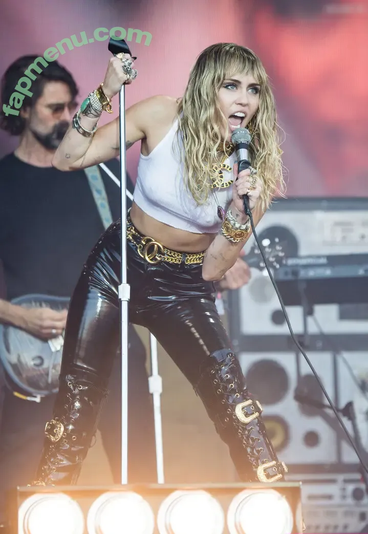 Miley Cyrus nude photo #4328 (MileyCyrus)