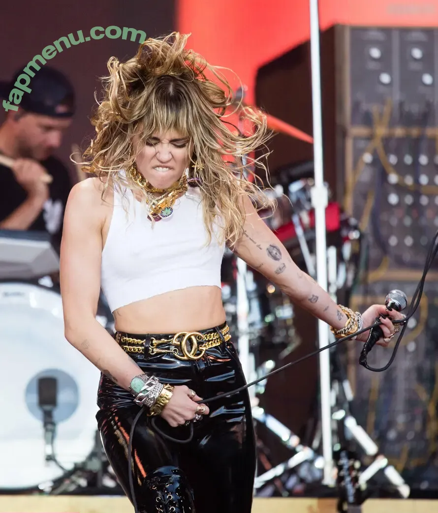 Miley Cyrus nude photo #4331 (MileyCyrus)