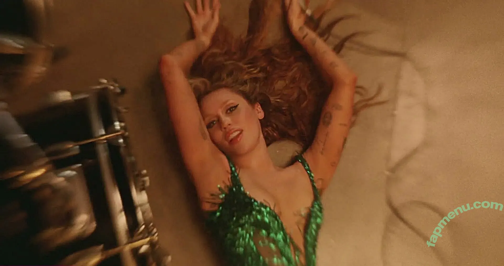 Miley Cyrus nude photo #4401 (MileyCyrus)