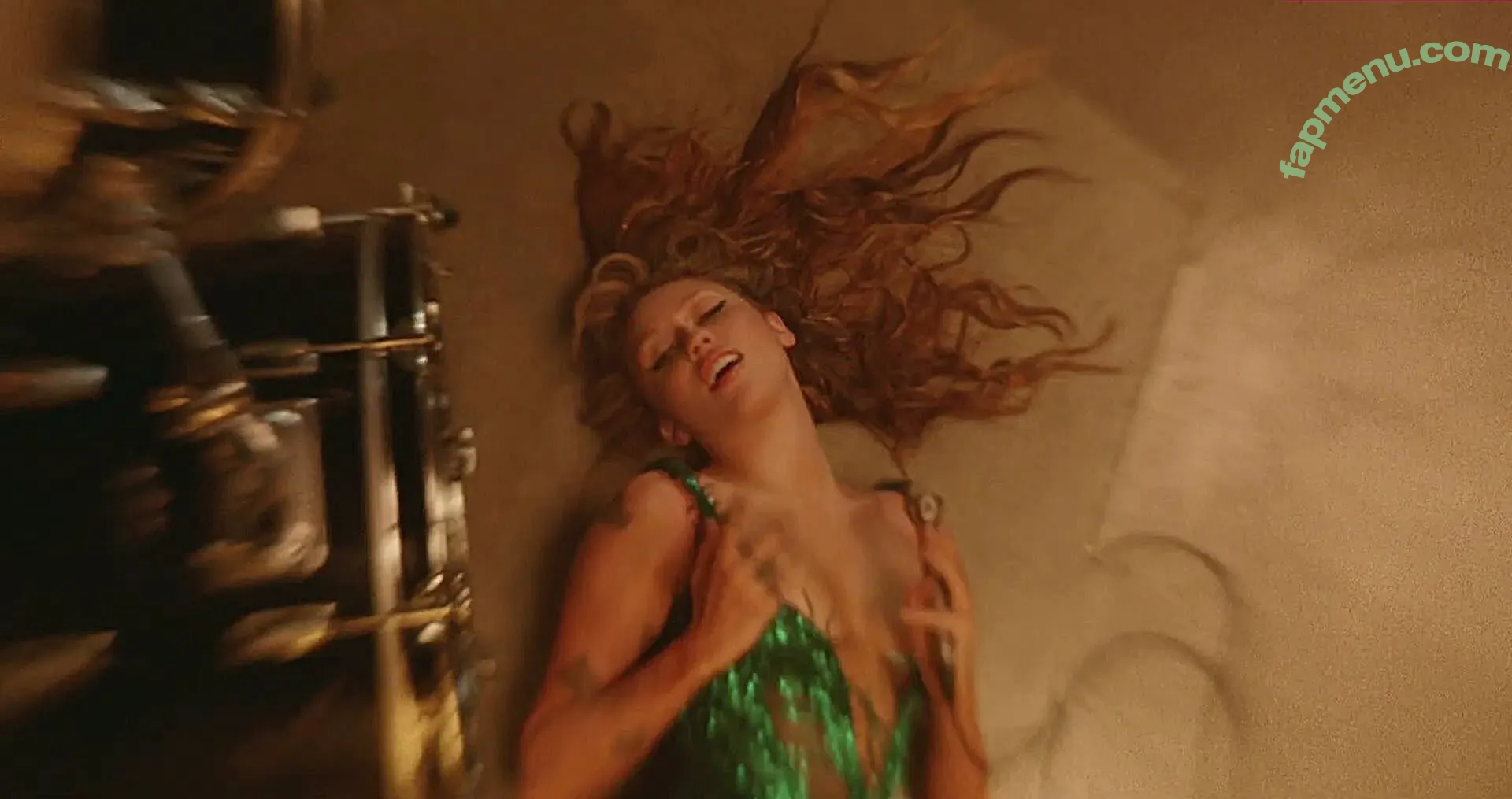 Miley Cyrus nude photo #4402 (MileyCyrus)