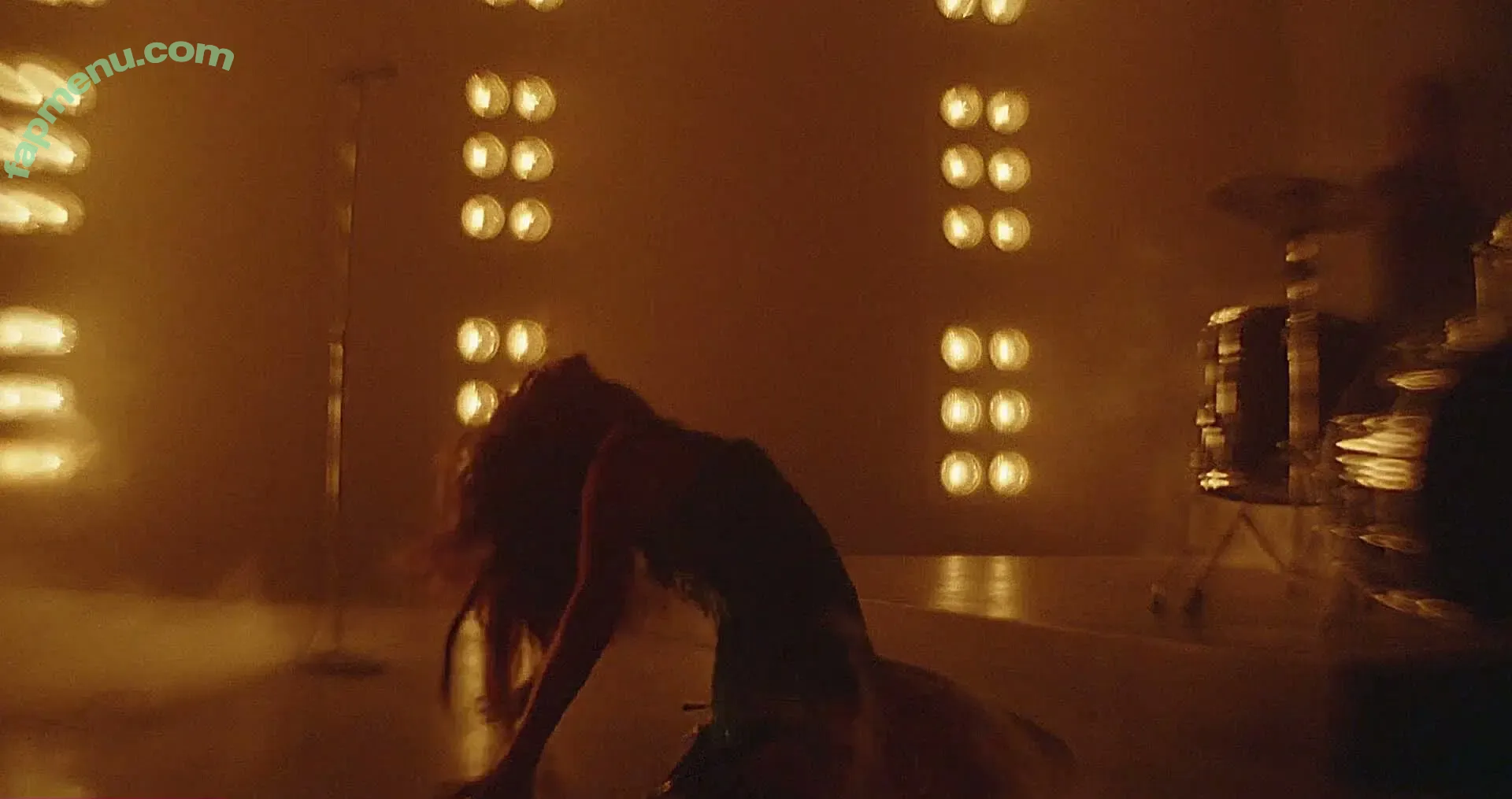 Miley Cyrus nude photo #4411 (MileyCyrus)