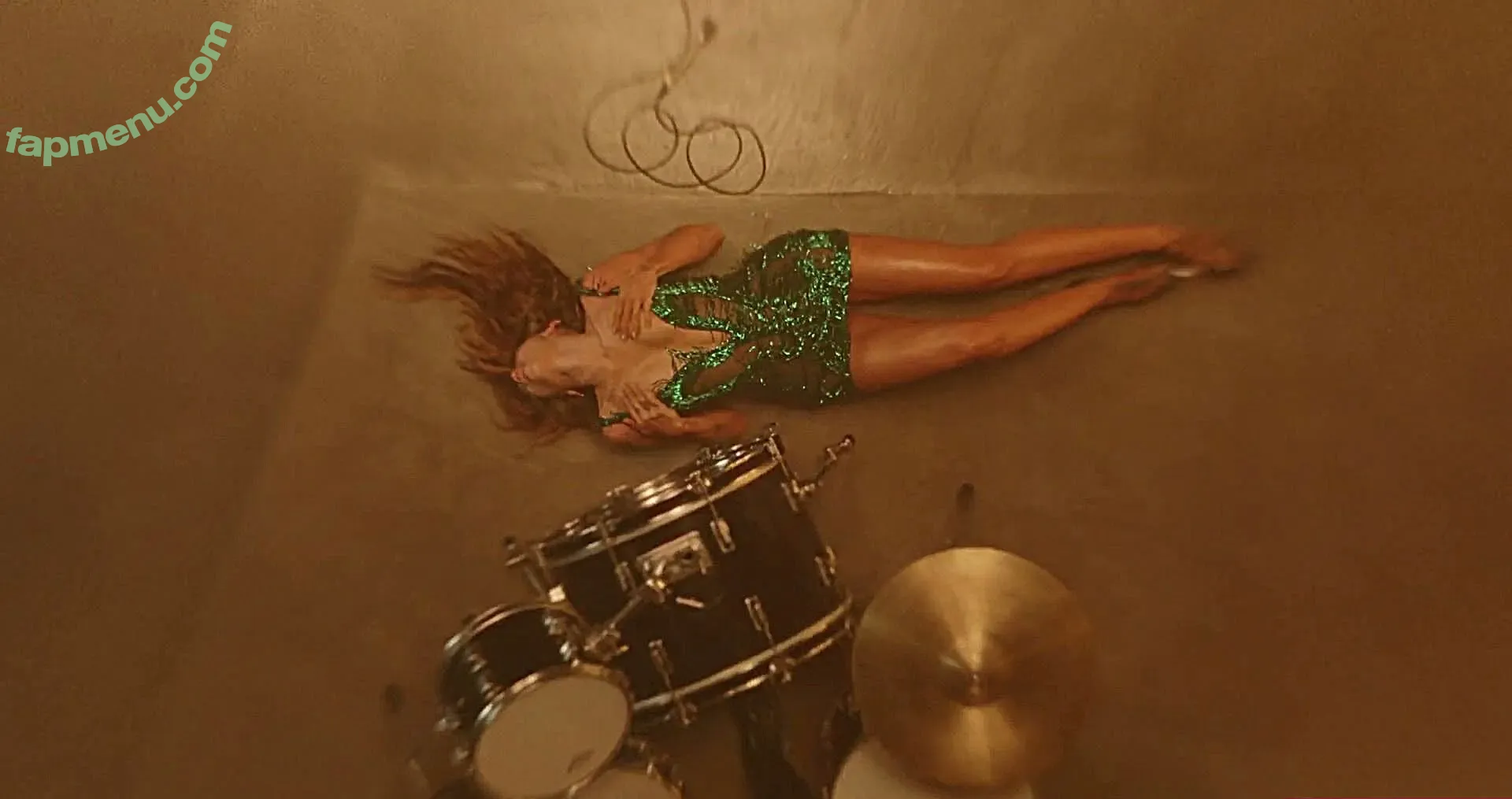 Miley Cyrus nude photo #4412 (MileyCyrus)