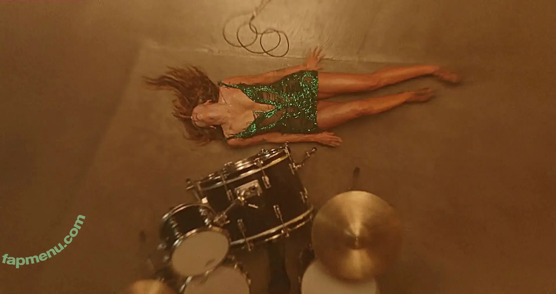 Miley Cyrus nude photo #4413 (MileyCyrus)