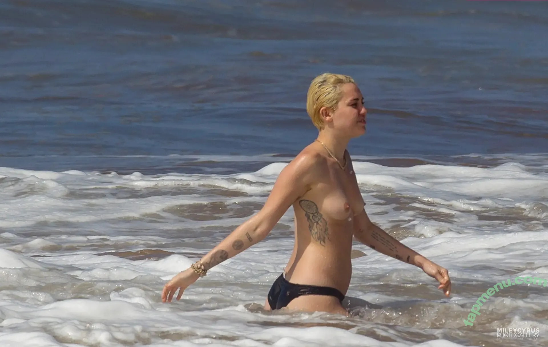Miley Cyrus nude photo #4493 (MileyCyrus)