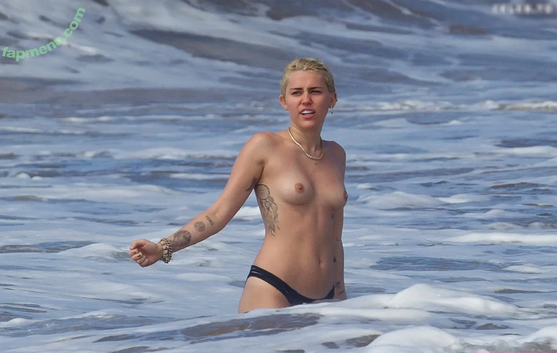 Miley Cyrus nude photo #4504 (MileyCyrus)