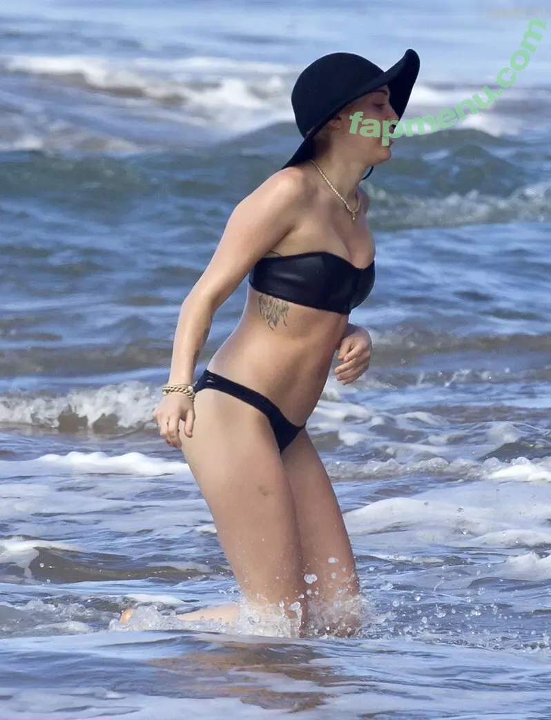 Miley Cyrus nude photo #4535 (MileyCyrus)