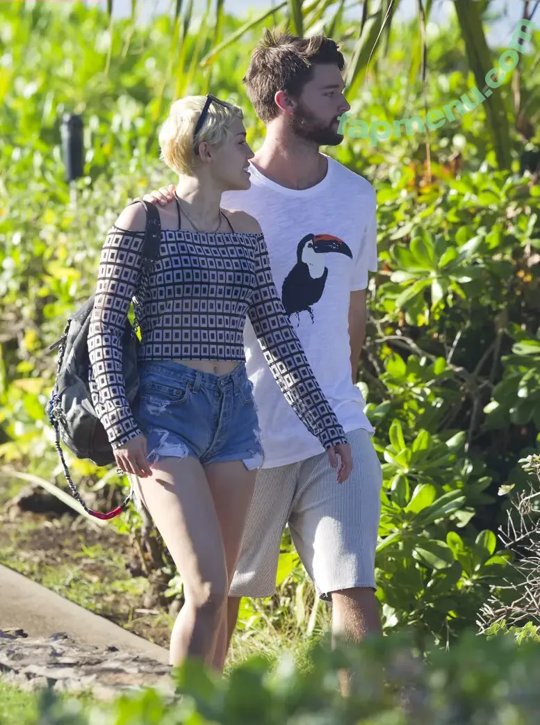 Miley Cyrus nude photo #4547 (MileyCyrus)