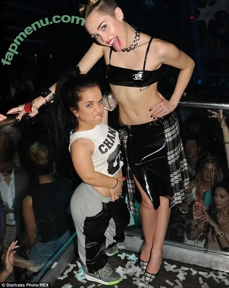 Miley Cyrus nude photo #4584 (MileyCyrus)