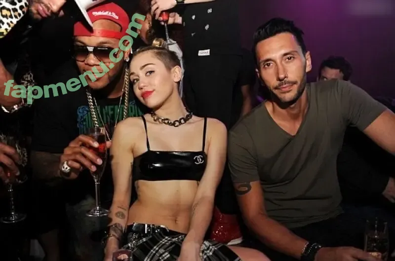 Miley Cyrus nude photo #4588 (MileyCyrus)