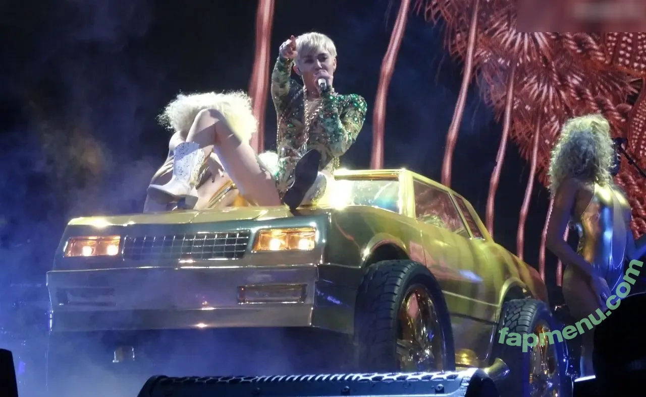 Miley Cyrus nude photo #4613 (MileyCyrus)