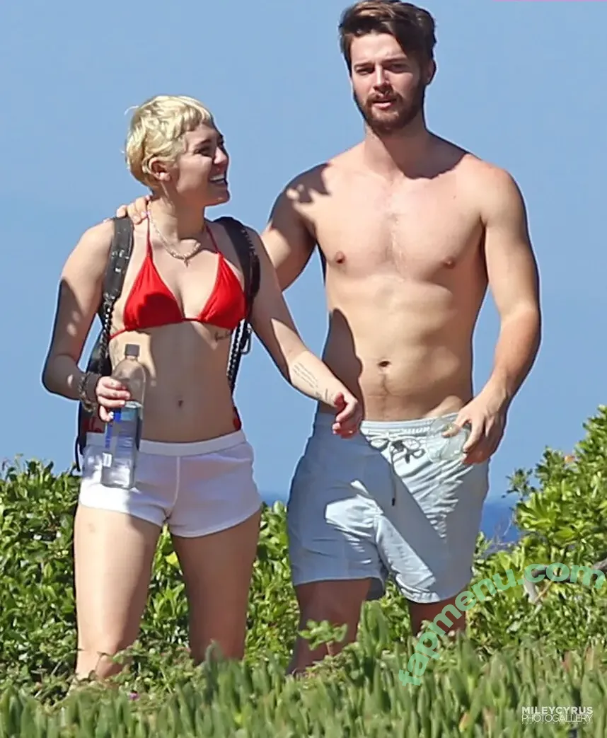 Miley Cyrus nude photo #4623 (MileyCyrus)