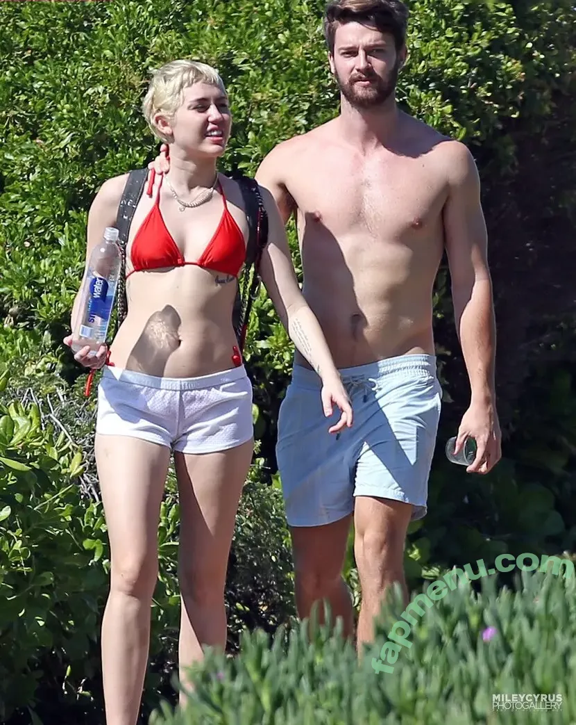 Miley Cyrus nude photo #4652 (MileyCyrus)