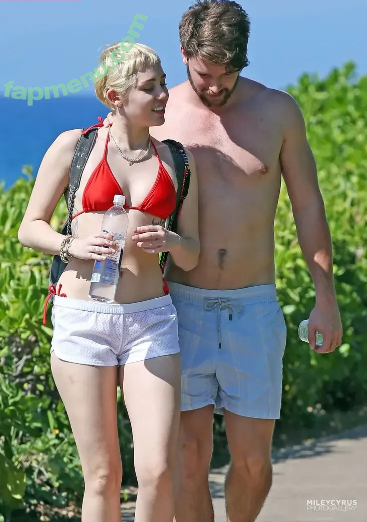 Miley Cyrus nude photo #4654 (MileyCyrus)