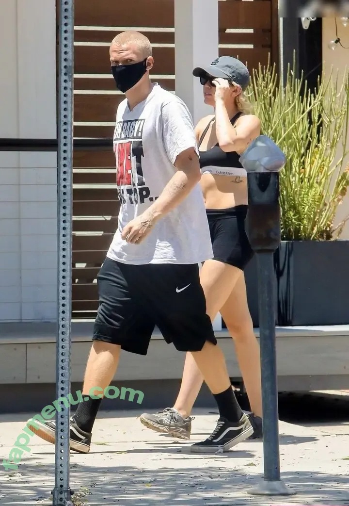 Miley Cyrus nude photo #4707 (MileyCyrus)