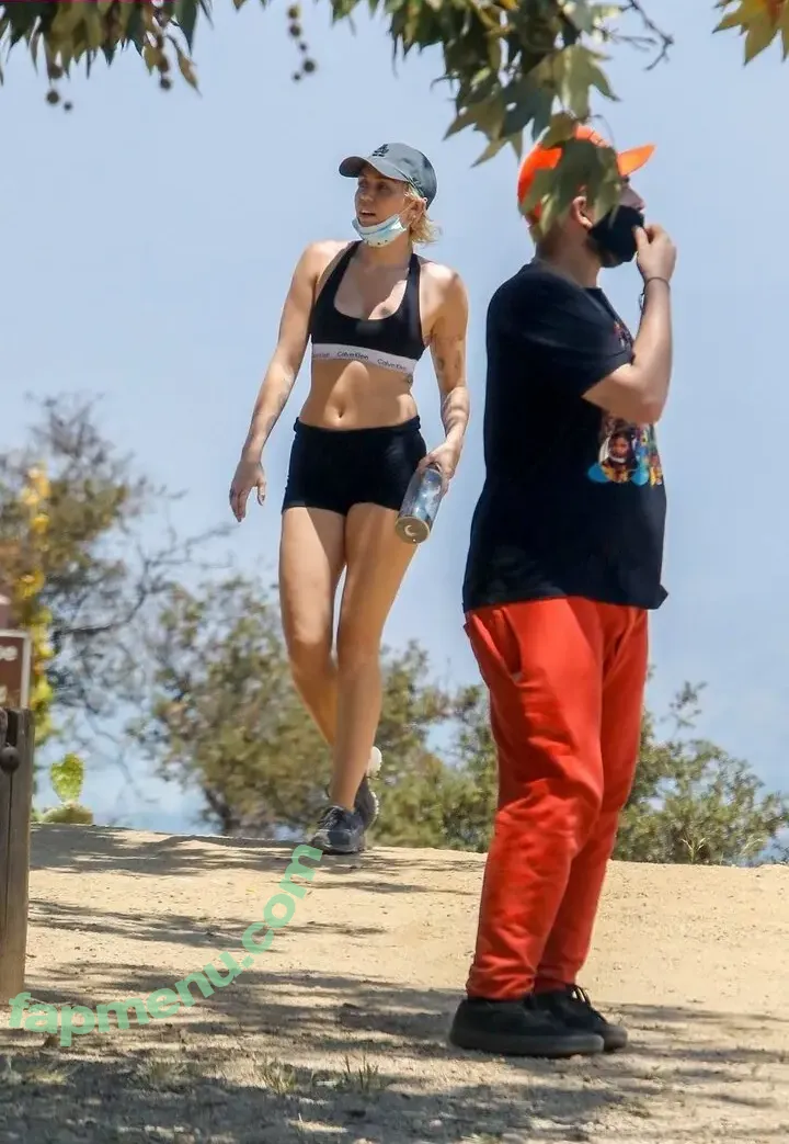 Miley Cyrus nude photo #4712 (MileyCyrus)