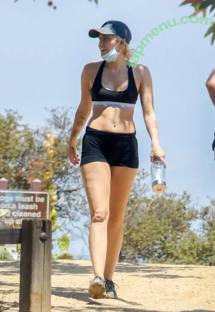 Miley Cyrus nude photo #4716 (MileyCyrus)