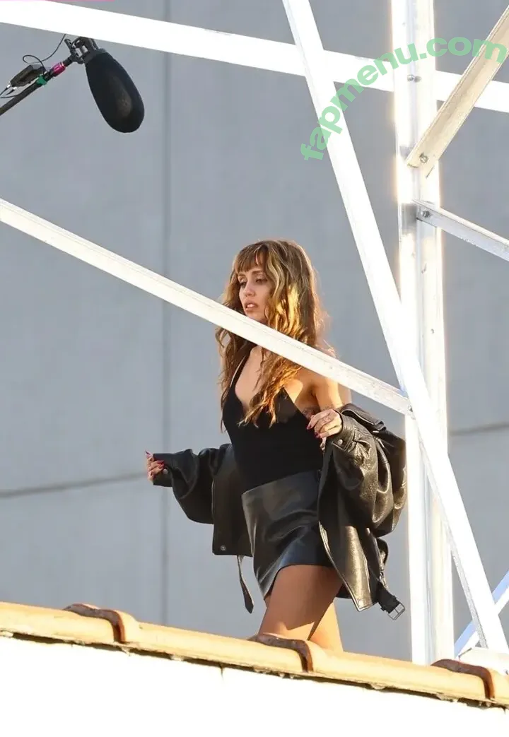 Miley Cyrus nude photo #4748 (MileyCyrus)