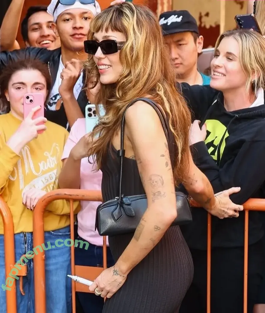 Miley Cyrus nude photo #4774 (MileyCyrus)