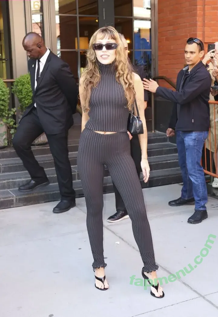 Miley Cyrus nude photo #4785 (MileyCyrus)