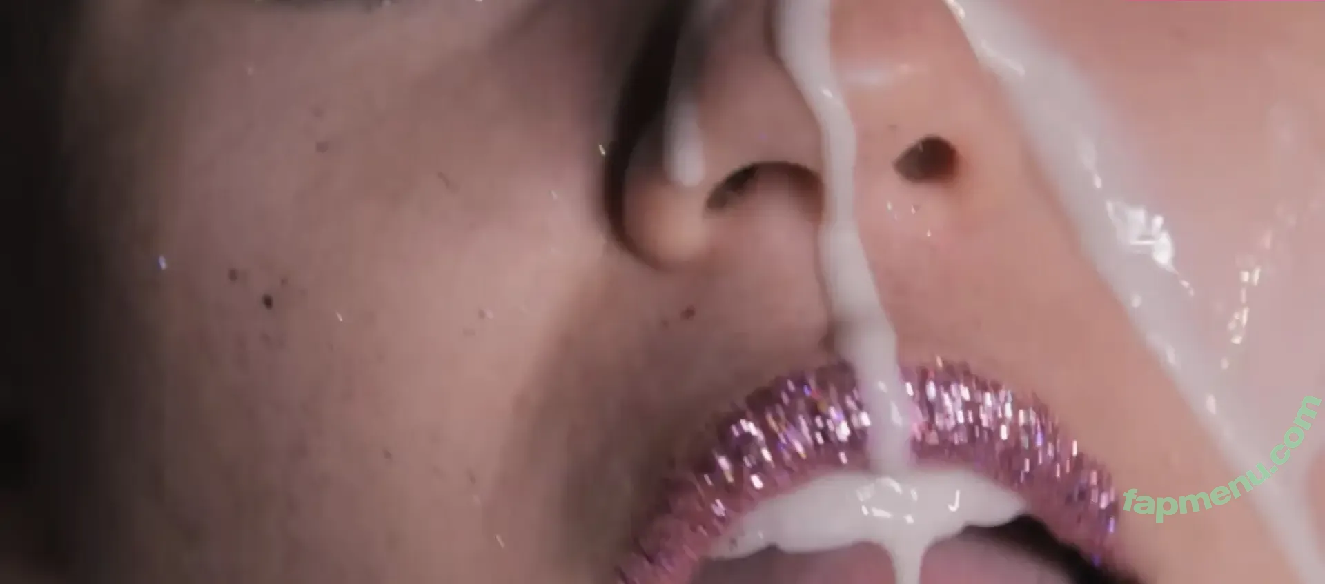 Miley Cyrus nude photo #4814 (MileyCyrus)