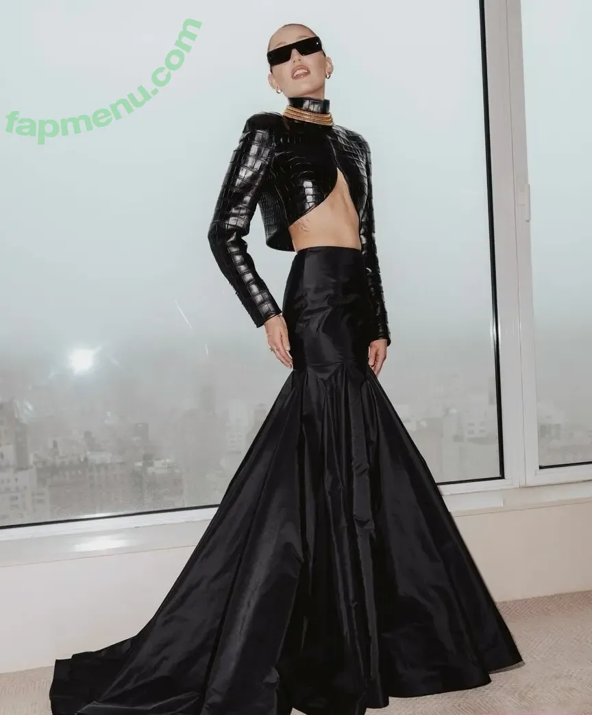 Miley Cyrus nude photo #4824 (MileyCyrus)