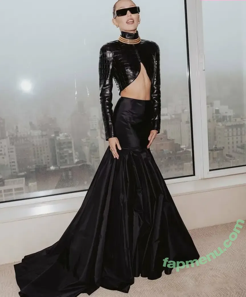 Miley Cyrus nude photo #4834 (MileyCyrus)