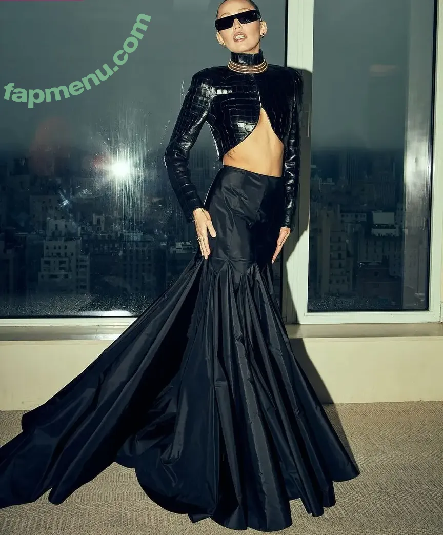 Miley Cyrus nude photo #4840 (MileyCyrus)