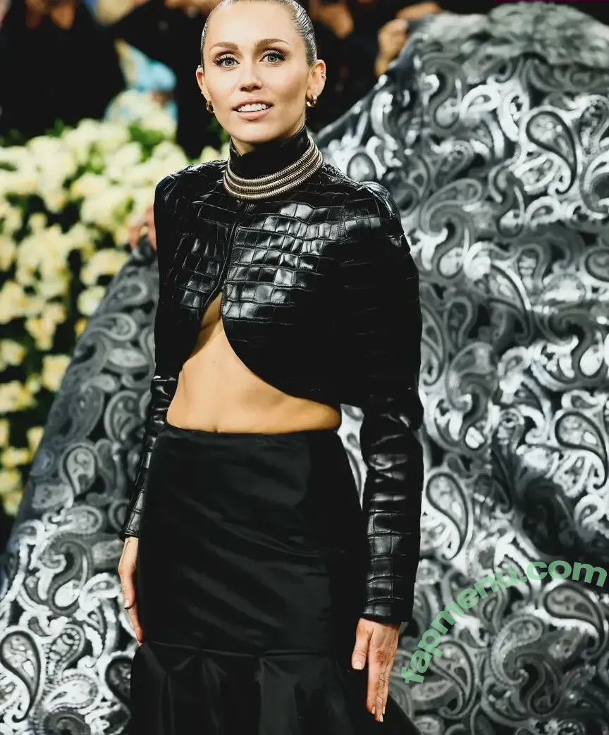 Miley Cyrus nude photo #4901 (MileyCyrus)