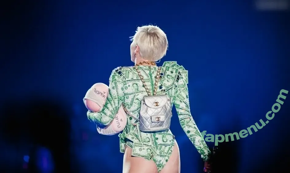 Miley Cyrus nude photo #4939 (MileyCyrus)