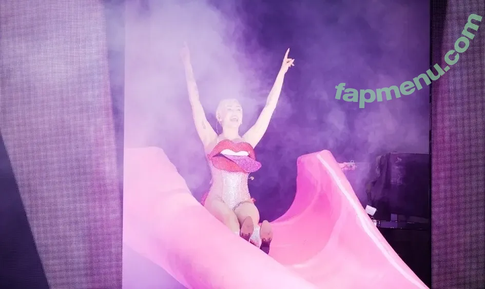 Miley Cyrus nude photo #4959 (MileyCyrus)
