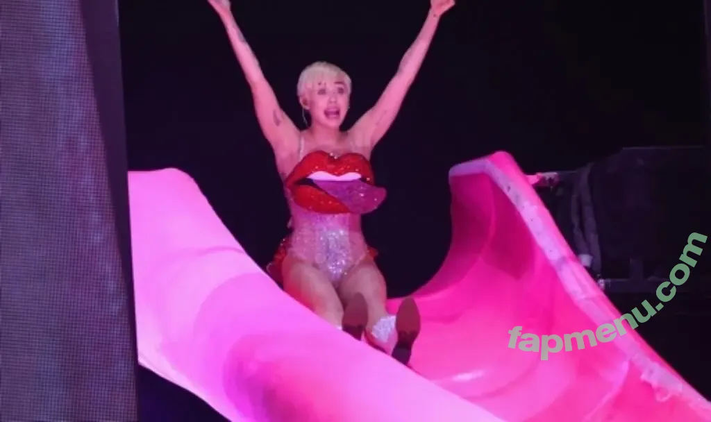Miley Cyrus nude photo #4960 (MileyCyrus)