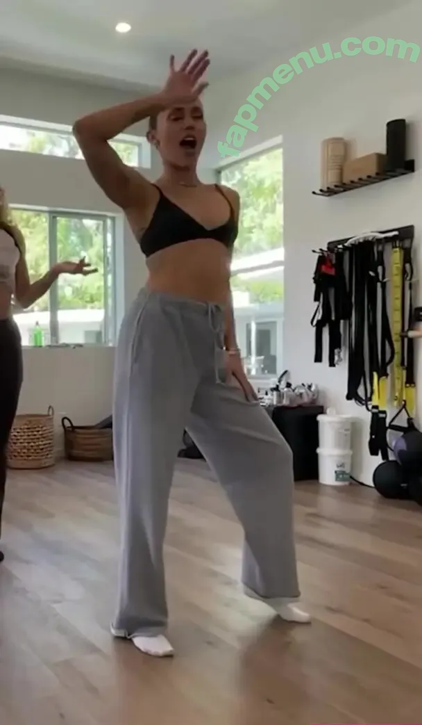 Miley Cyrus nude photo #4984 (MileyCyrus)