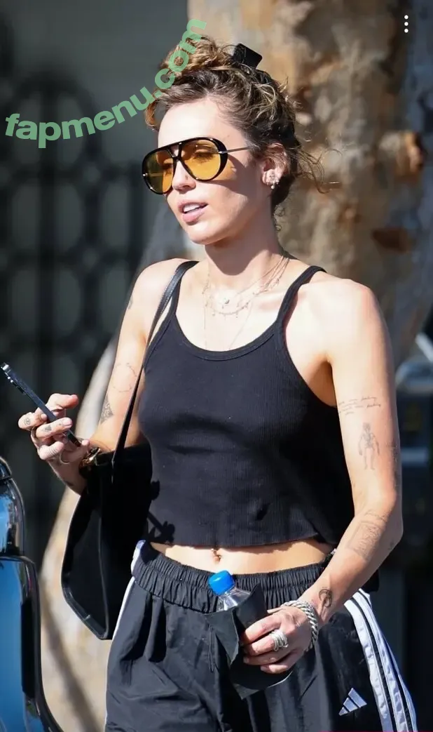 Miley Cyrus nude photo #4988 (MileyCyrus)