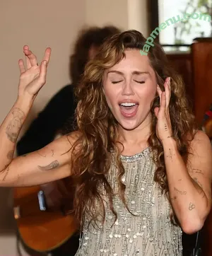 Miley Cyrus / MileyCyrus nude photo #5040