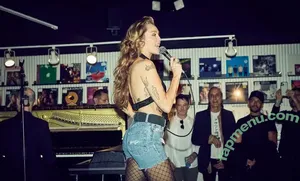 Miley Cyrus / MileyCyrus nude photo #5126