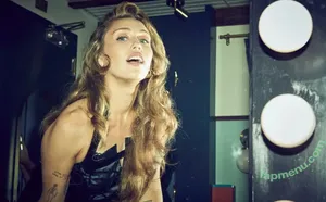 Miley Cyrus / MileyCyrus nude photo #5140