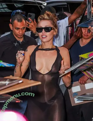 Miley Cyrus / MileyCyrus nude photo #5194