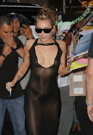Miley Cyrus / MileyCyrus nude photo #5195