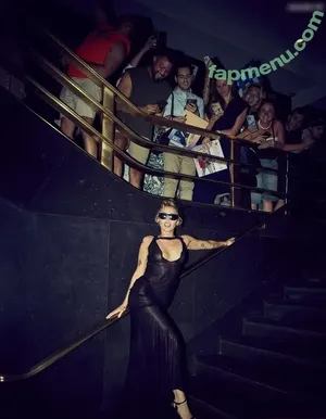 Miley Cyrus / MileyCyrus nude photo #5218