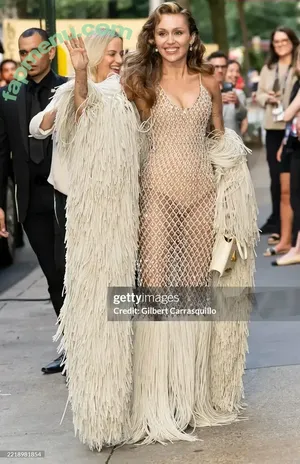 Miley Cyrus / MileyCyrus nude photo #5231