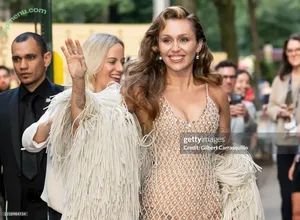 Miley Cyrus / MileyCyrus nude photo #5234