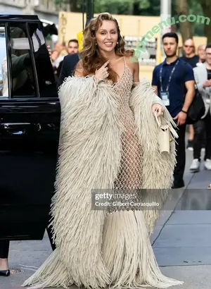 Miley Cyrus / MileyCyrus nude photo #5243