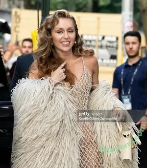 Miley Cyrus / MileyCyrus nude photo #5244