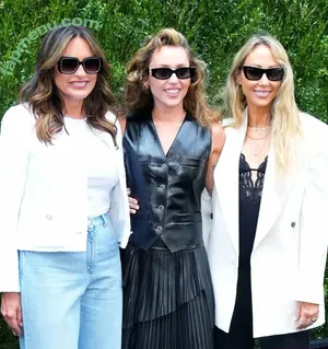 Miley Cyrus / MileyCyrus nude photo #5262